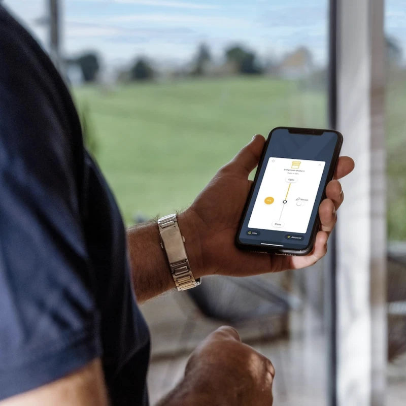 Somfy - Zigbee RTS- ja IO-älykeskus Somfy Tahoma Switch